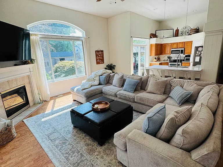 620 N Knudson St — Photo 10