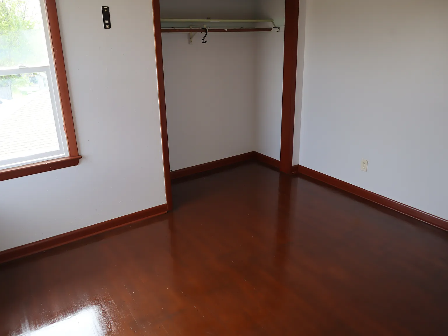 3 bed, 914 sqft, $1,295 — Photo 2
