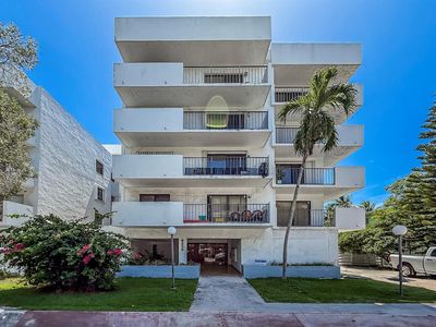 8255 Abbott Ave #305, Miami Beach, FL, 33141