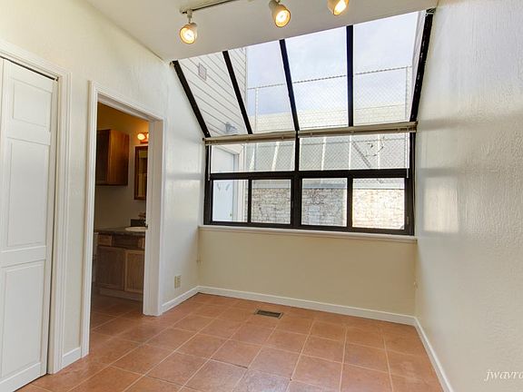 4th image of 57 Kissling St