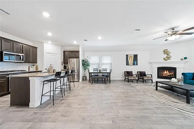 Spacious, open floor plan with plenty of sunlight