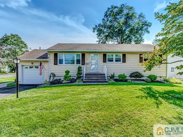 211 Appian Way, Middlesex, NJ 08846