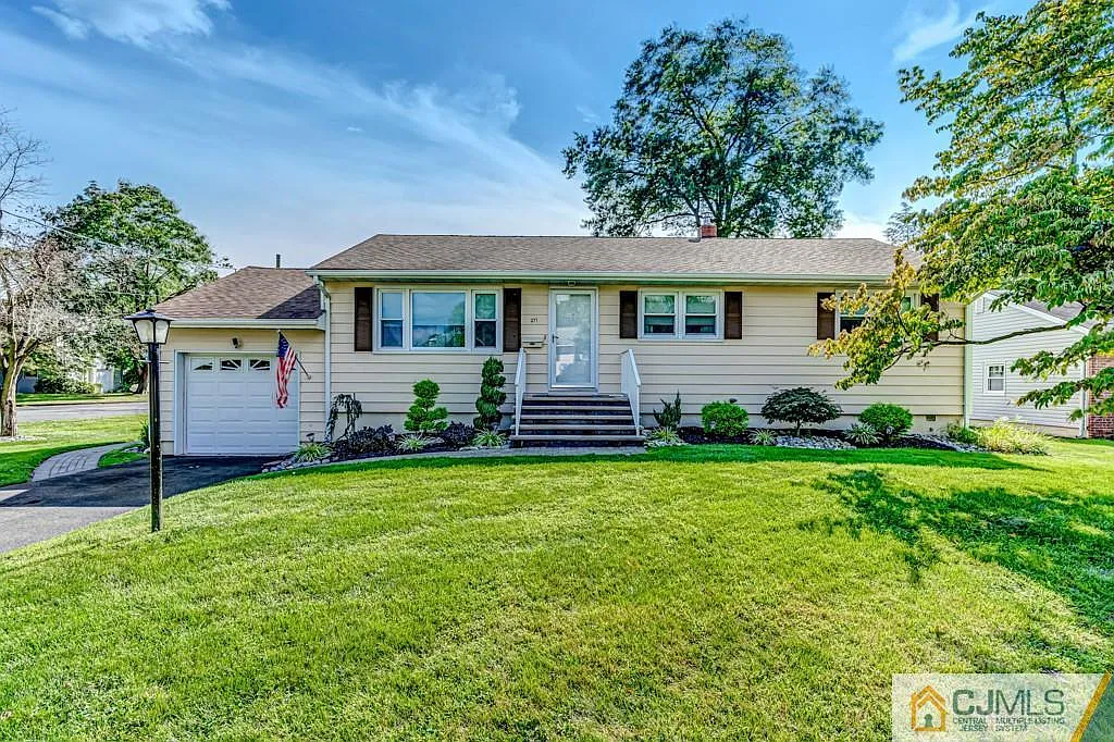 211 Appian Way photo 1
