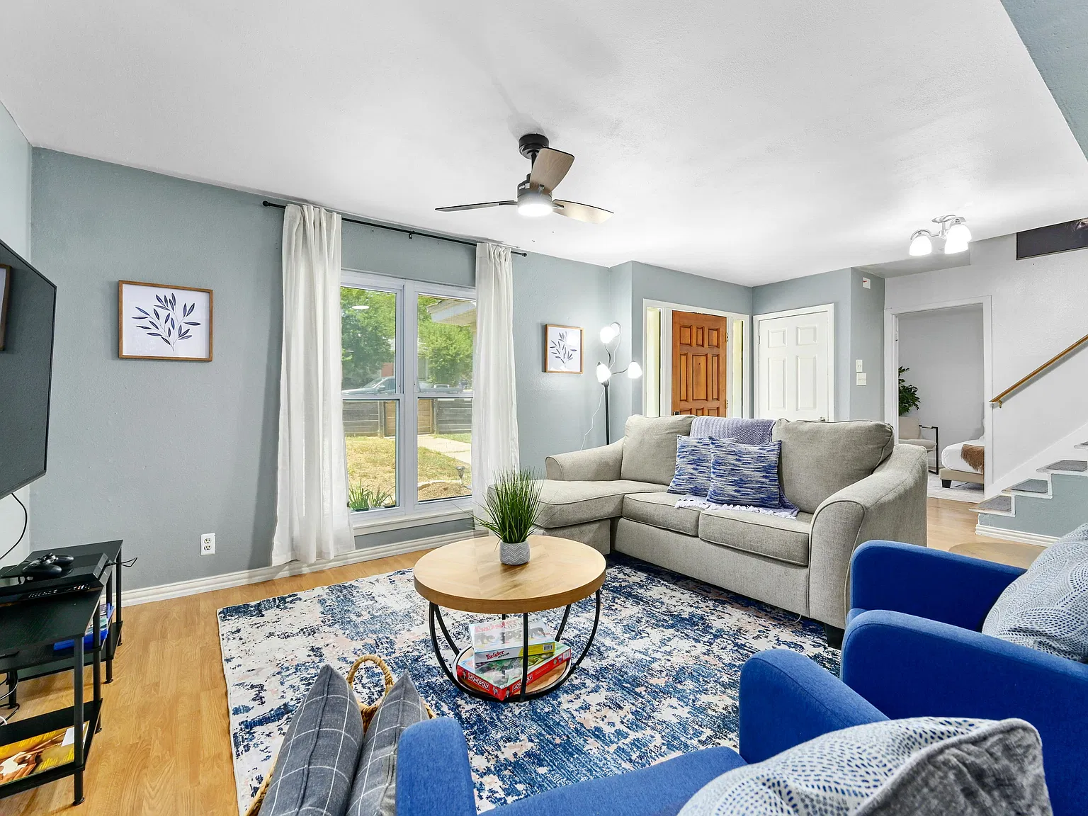 5 bed, 2113 sqft, $4,150 — Photo 1