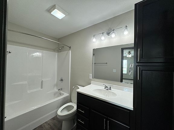 5th image of 2 Longview Cir #7F