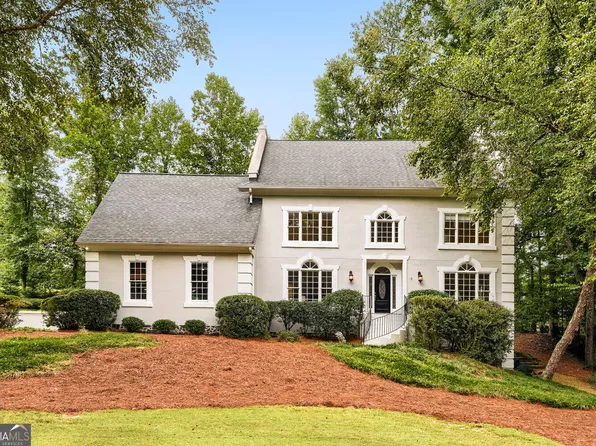 5830 Plantation Dr, Roswell, GA 30075