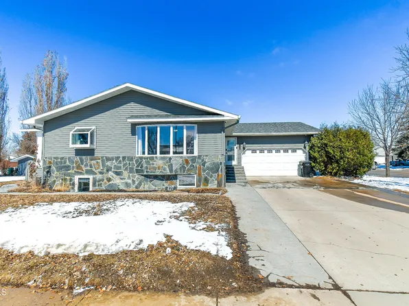 427 21st St E, Williston, ND 58801
