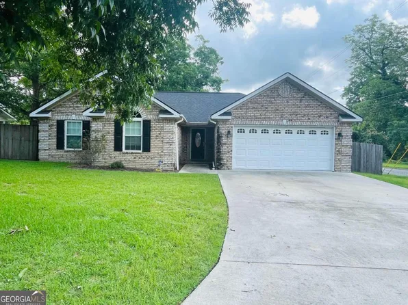 401 N Tillman St, Glennville, GA 30427