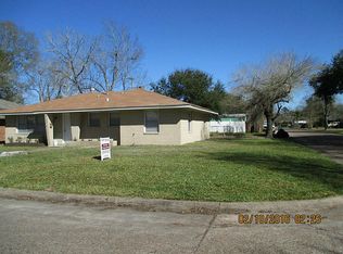 2015 Nottingham St, Pasadena, TX 77502