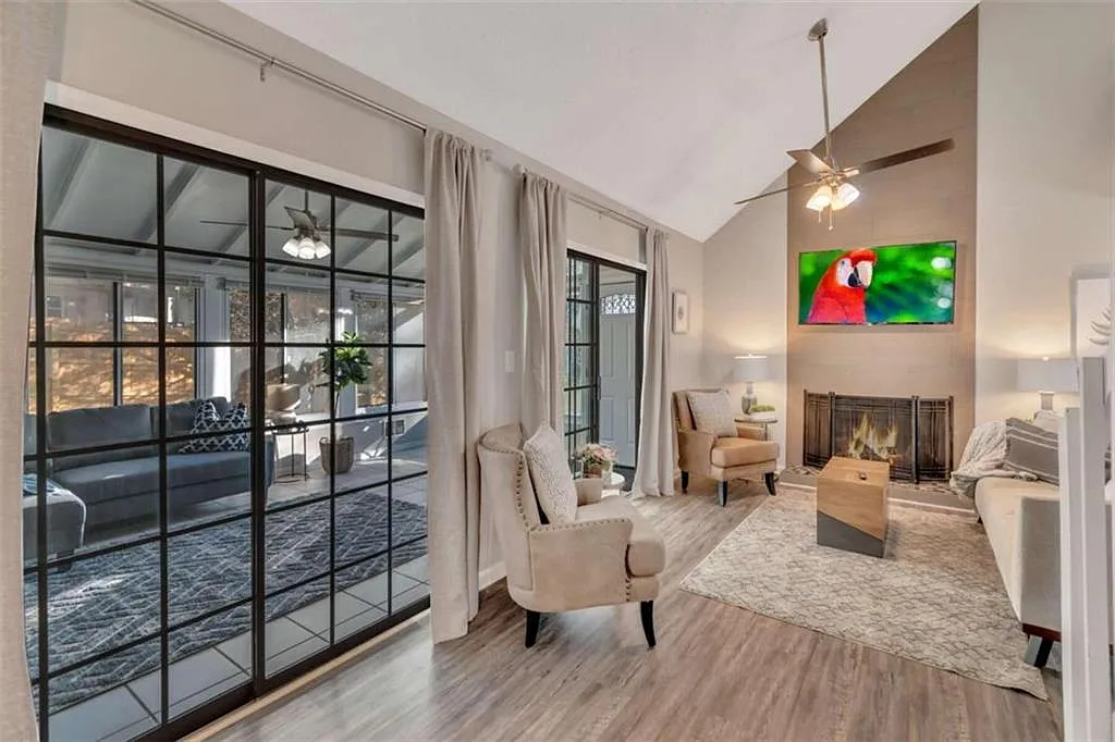 2 bed, 1.5 bath, $3,750 — Photo 2