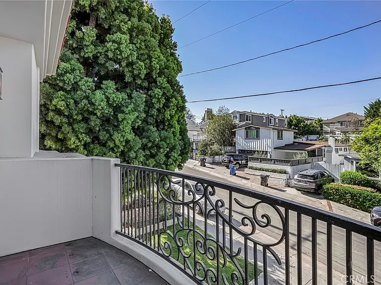 2200 Walnut Ave — Photo 15