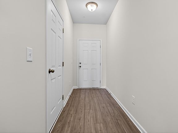 5th image of 4557 Village Springs Sq #3