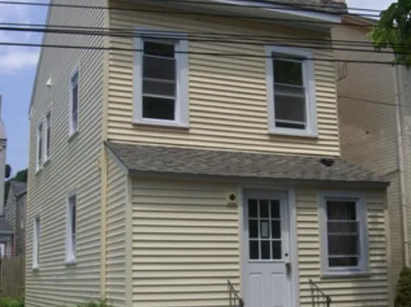 54 Grants Aly, Lambertville, NJ 08530