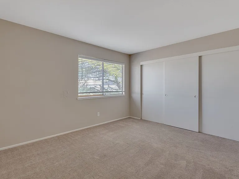 362 Tabor Ave — Photo 16