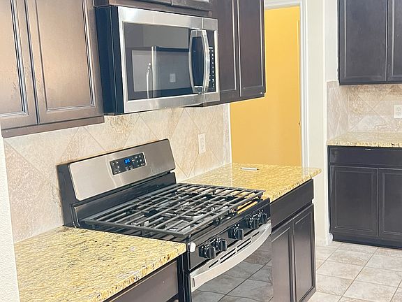 4th image of 8062 Villa Lago Ln