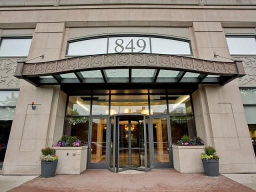 1st image of 849 N Franklin Ave #1424