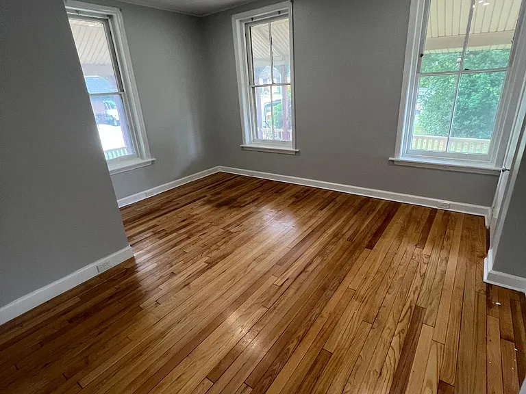 16 E Stewart Ave #1 — Photo 5