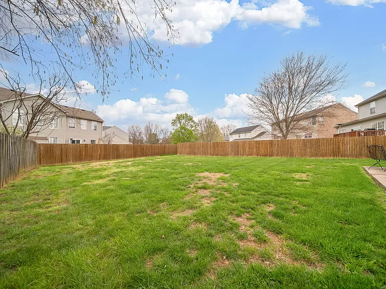 138 Grove Ln S — Photo 60