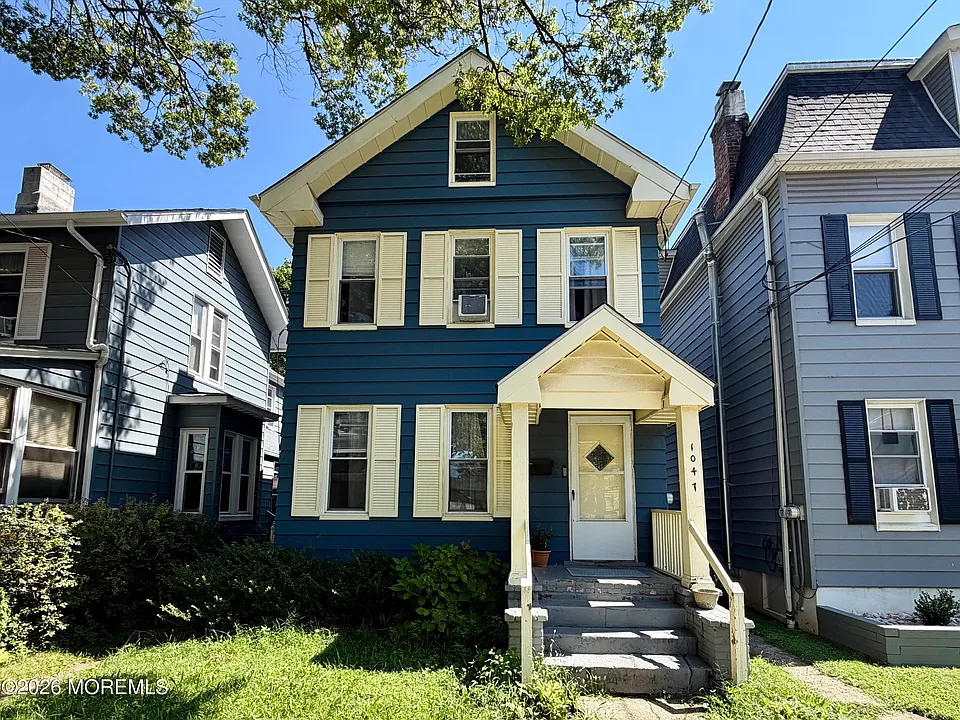 1047 Jaques Ave