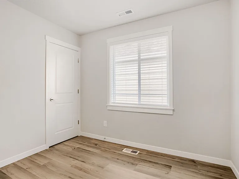 Lincoln Townhomes — Photo 17