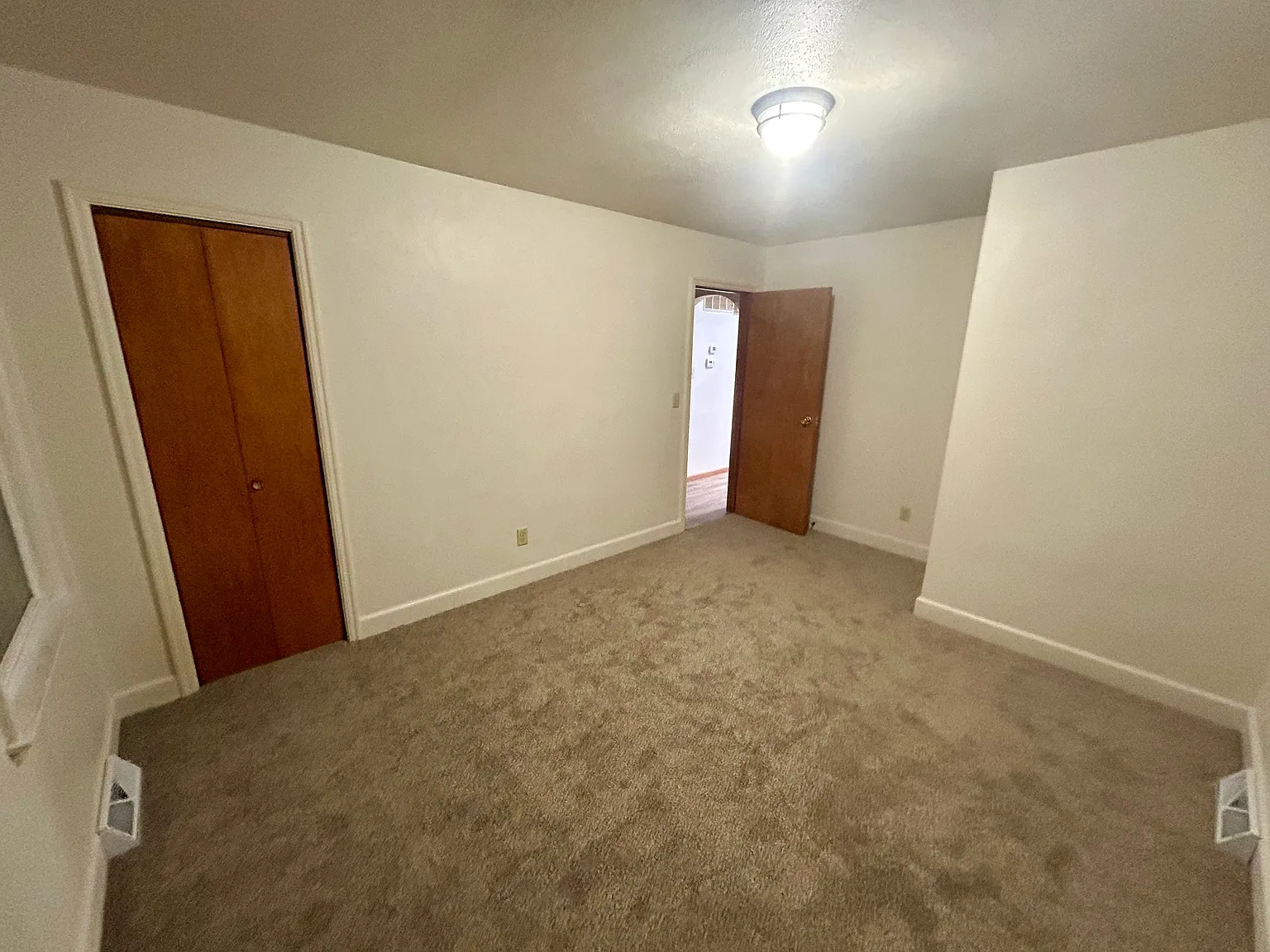 2 bed, $1,050 — Photo 3