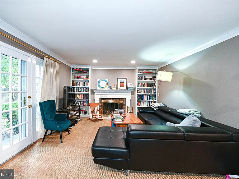 7377 Montcalm Dr — Photo 11