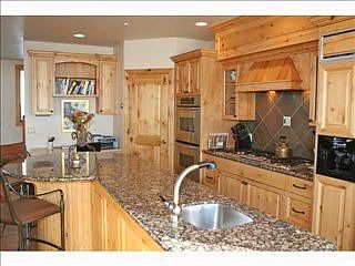 3rd image of 3249 Meadows Dr
