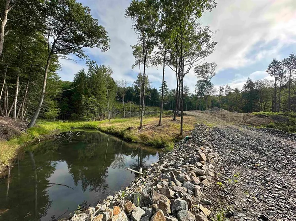 932 Middle Road, Dummerston, VT 05301