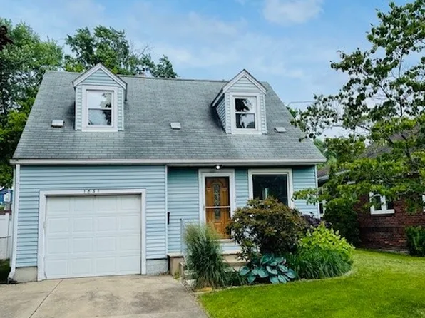 1831 18th St, Cuyahoga Falls, OH 44223