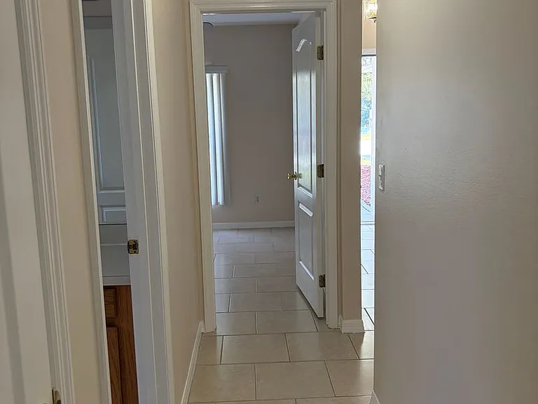 985 Scenic View Cir — Photo 15