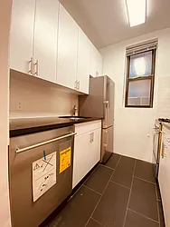 Rented by Metropolis Real Estate of Manhattan