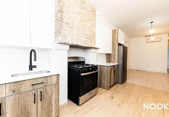 4th image of 319 Hart St #2