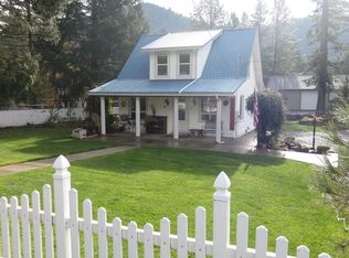 1204 2nd Ave, Gold Hill, OR 97525