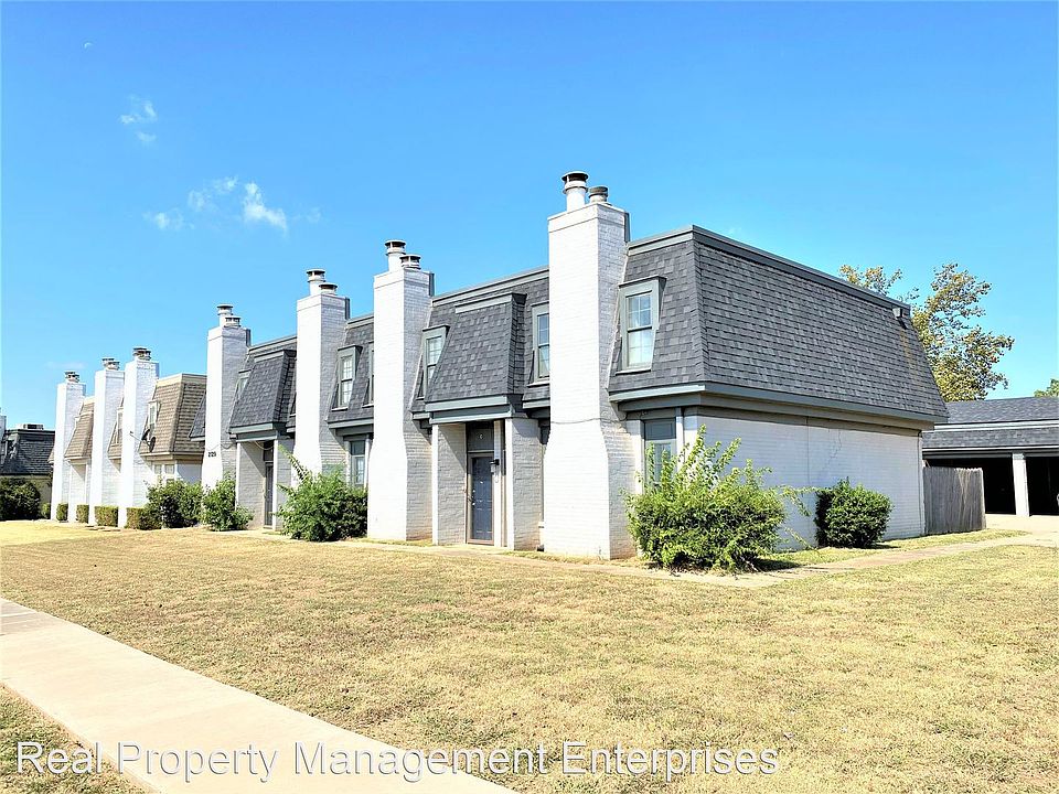 1st image of 2129 Beaumont Dr APT C