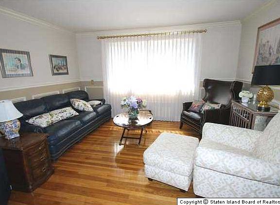 3rd image of 109 Fairview Ave