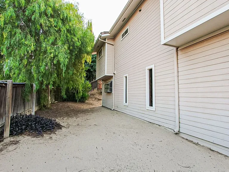 20351 Harvard Way — Photo 39