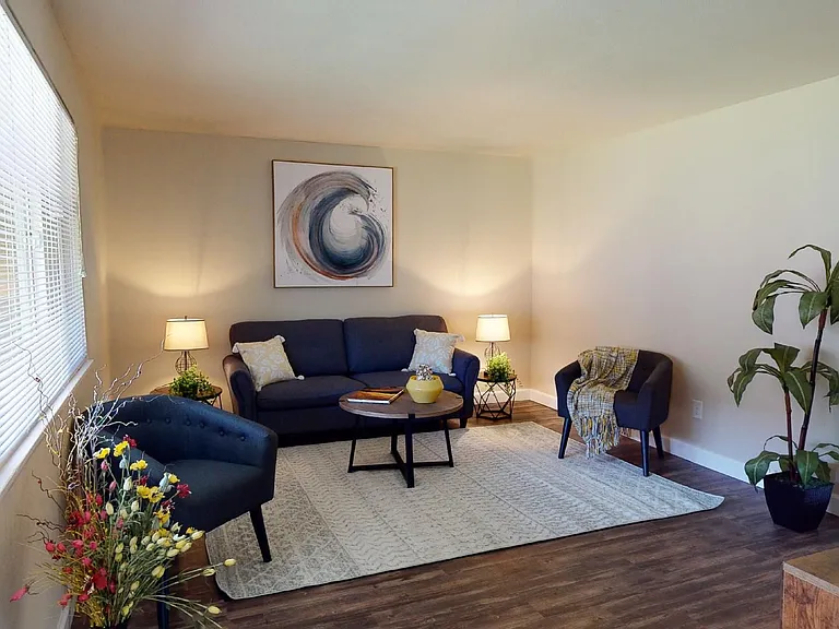 Irving Place Apartments — Photo 67