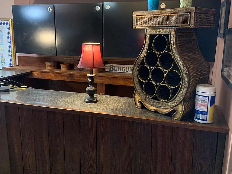Bar & Storage