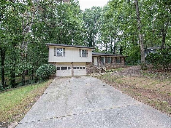 2nd image of 1149 Woodland Cir