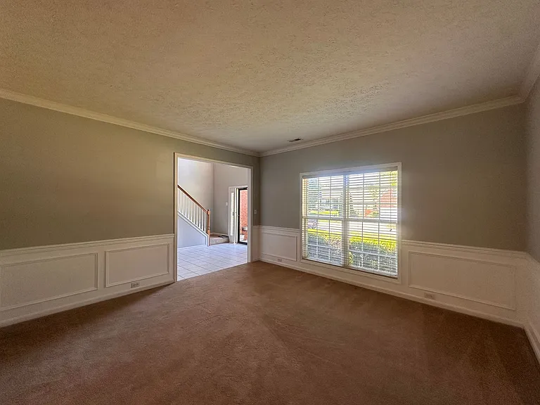 9406 Harlow Ct — Photo 3