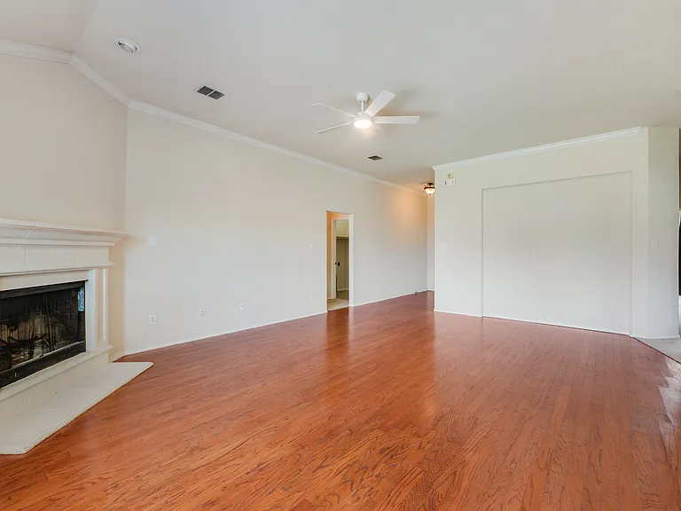 112 Singletree Ln — Photo 5