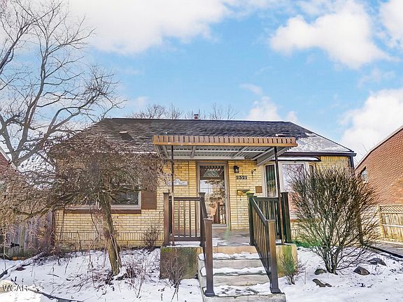 2nd image of 2321 Lakewood Ave