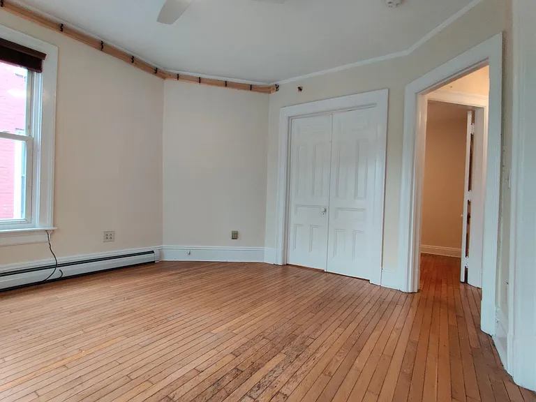 248 College St #5 — Photo 4