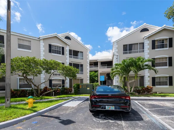 2810 N Oakland Forest Drive #211, Oakland Park, FL 33309