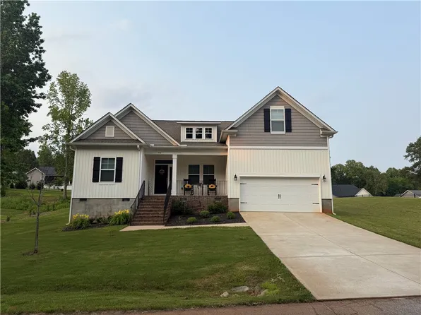 479 Twin View Dr, Westminster, SC 29693