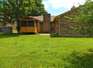 307 Old Towne Rd, Louisville, KY 40214