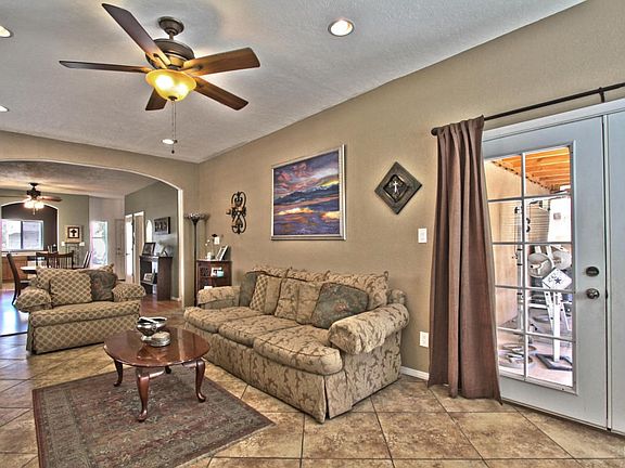 Living Area 3
