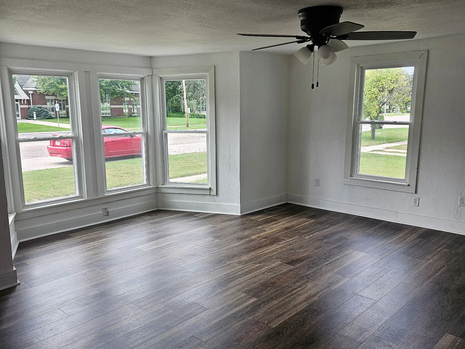 2 bed, 1.5 bath, $1,400 — Photo 3