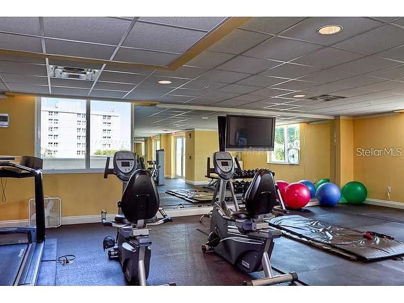 Building Photo - 800 N Tamiami Trl #303