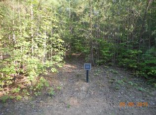 4 Edgewater Trl S, Toccoa, GA 30577